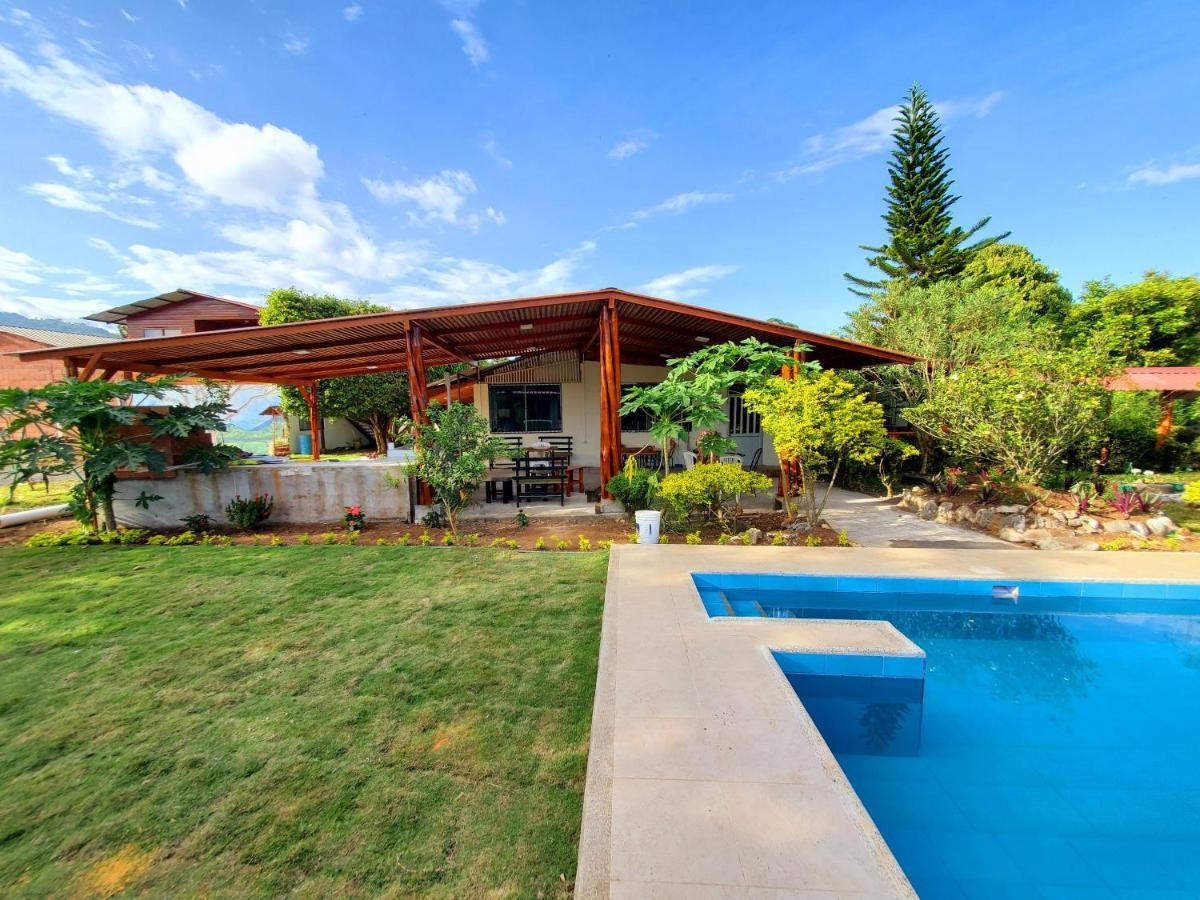Casa Blanca Hortencia Sucua Exterior foto